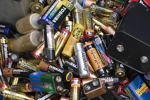 洛南灵口骆驼报废电池回收,专业回收蓄电池|收废旧电动车电池